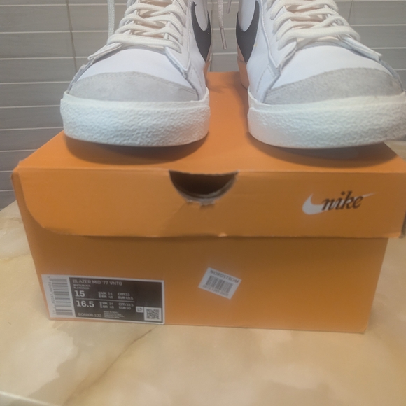 Nike White and Gray High-Top Sneakers - Picture 5 of 10